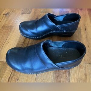 Sanita Black Leather Clogs 7.5 - 8 / 39